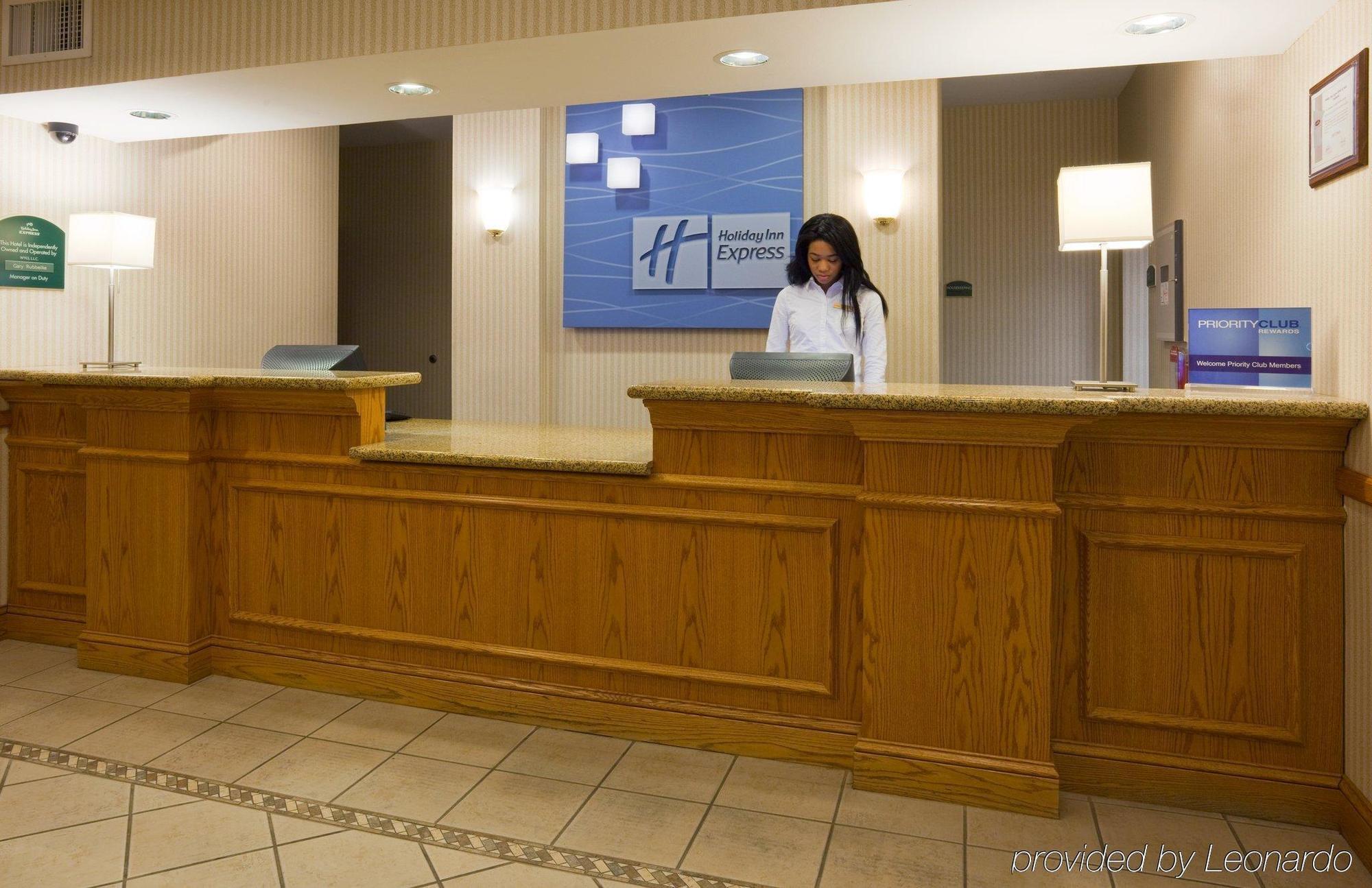 Holiday Inn Express Hotel & Suites Chanhassen By Ihg Interior photo